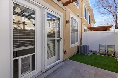 628 W Creek Bluff Cv, Sandy, UT 84070 - Photo 25