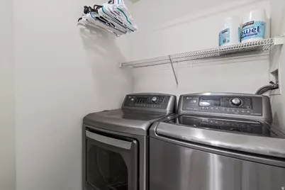 628 W Creek Bluff Cv, Sandy, UT 84070 - Photo 19