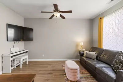 628 W Creek Bluff Cv, Sandy, UT 84070 - Photo 9