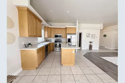 11956 S Dynamite Cir W, Herriman, UT 84096 - Photo 9