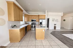 11956 S Dynamite Cir W, Herriman, UT 84096 - Photo 9