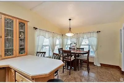 5092 S El Sendero Cir, Salt Lake City, UT 84117 - Photo 7