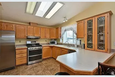 5092 S El Sendero Cir, Salt Lake City, UT 84117 - Photo 3