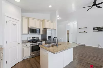 927 N Petro Dr W, Tooele, UT 84074 - Photo 9