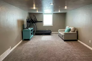 585 E 400 S, River Heights, UT 84321 - Photo 11