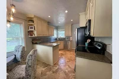585 E 400 S, River Heights, UT 84321 - Photo 5