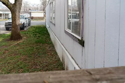 680 N Main St Trlr E-11, Kaysville, UT 84037 - Photo 25