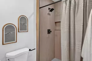 6869 S Larabrook Way W, West Jordan, UT 84084 - Photo 25