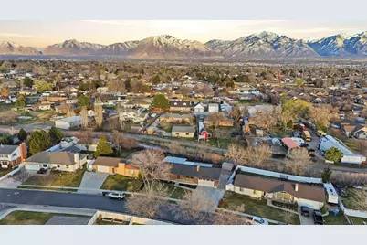 6869 S Larabrook Way W, West Jordan, UT 84084 - Photo 43