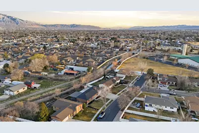 6869 S Larabrook Way W, West Jordan, UT 84084 - Photo 35