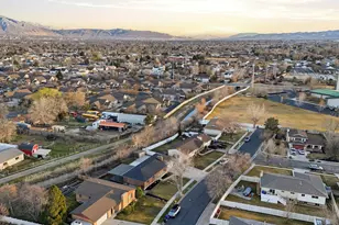 6869 S Larabrook Way W, West Jordan, UT 84084 - Photo 35