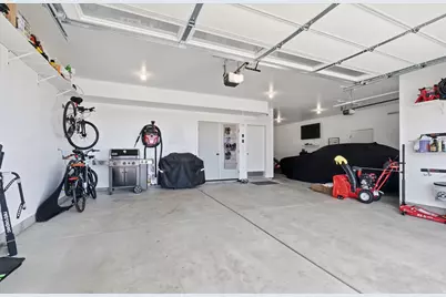 768 E 1100 S, Hyrum, UT 84319 - Photo 35