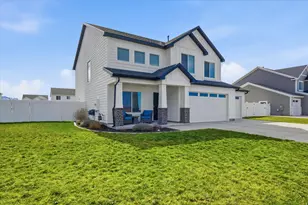 768 E 1100 S, Hyrum, UT 84319 - Photo 3