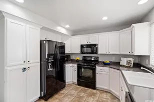 10432 N Sage Vista Ln, Cedar Hills, UT 84062 - Photo 7