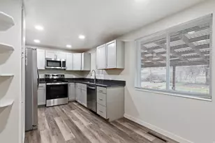 138 Lynnwood Dr, Clearfield, UT 84015 - Photo 7