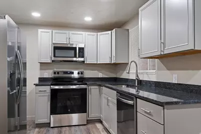 138 Lynnwood Dr, Clearfield, UT 84015 - Photo 5