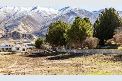 120 E Magnolia Ln #1, Mapleton, UT 84664 - Photo 1