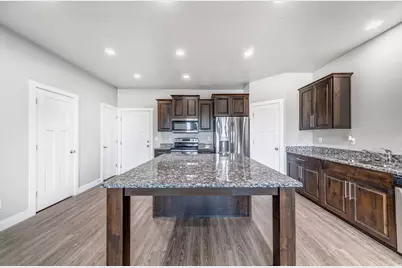 8052 N Rock Creek Cove Ln, Eagle Mountain, UT 84005 - Photo 5