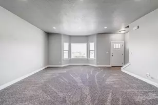 8052 N Rock Creek Cove Ln, Eagle Mountain, UT 84005 - Photo 7