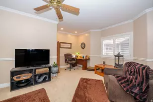 113 N Hillsborough Dr, Pleasant View, UT 84414 - Photo 3