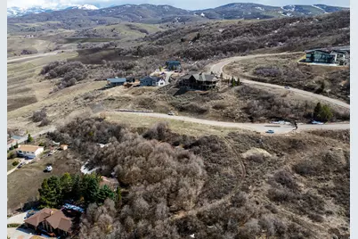 1215 S Via Monaco Dr E #1, Huntsville, UT 84317 - Photo 9