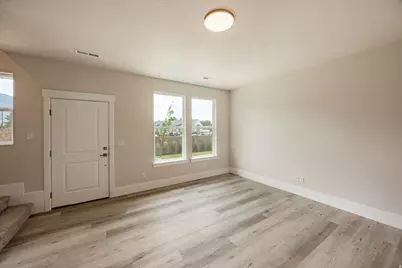 1058 S 2740 E, Spanish Fork, UT 84660 - Photo 5