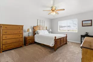 395 E 300 S, Gunnison, UT 84634 - Photo 17