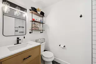 2193 E Carriage Ln, Salt Lake City, UT 84117 - Photo 11