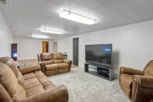 1541 E Blackhawk Dr S, Pleasant Grove, UT 84062 - Photo 9