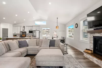 388 W Cricket Cir, Garden City, UT 84028 - Photo 9