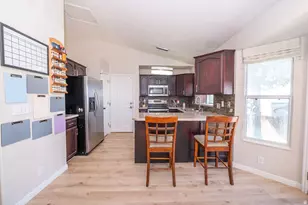 587 E Eastpointe Cir N, North Salt Lake, UT 84054 - Photo 9