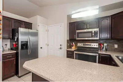 587 E Eastpointe Cir N, North Salt Lake, UT 84054 - Photo 11