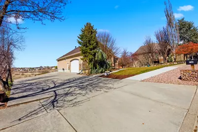 722 W Webb Rd, Draper, UT 84020 - Photo 3