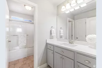 1600 W 200 N, Layton, UT 84041 - Photo 13