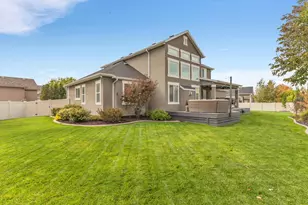 1600 W 200 N, Layton, UT 84041 - Photo 23