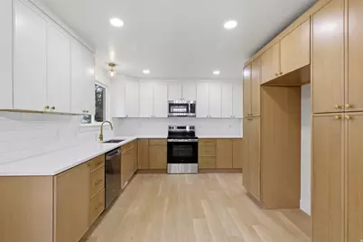 1469 E Winterwood Cir S, Sandy, UT 84092 - Photo 9