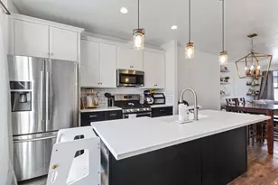 1056 W Painted Horse Ln, Bluffdale, UT 84065 - Photo 3