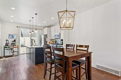 1056 W Painted Horse Ln, Bluffdale, UT 84065 - Photo 3