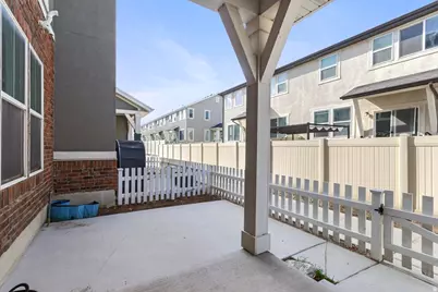 1056 W Painted Horse Ln, Bluffdale, UT 84065 - Photo 17