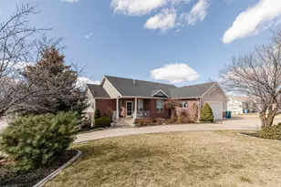 455 N 350 E, Hyde Park, UT 84318 - Photo 1