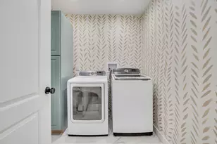 10870 S Lostwood Dr, Sandy, UT 84092 - Photo 27