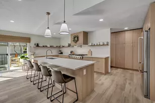 10870 S Lostwood Dr, Sandy, UT 84092 - Photo 3