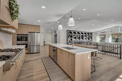 10870 S Lostwood Dr, Sandy, UT 84092 - Photo 5