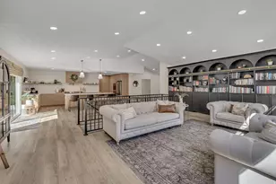 10870 S Lostwood Dr, Sandy, UT 84092 - Photo 9