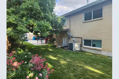 2329 E Woodchuck Cir, Sandy, UT 84093 - Photo 41