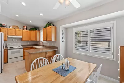 8260 S 560 E, Sandy, UT 84070 - Photo 11