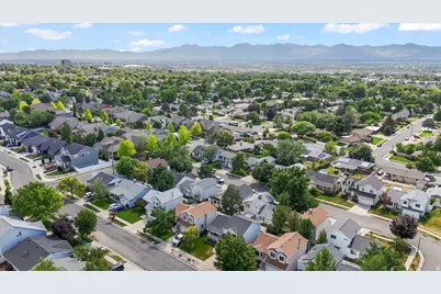 8260 S 560 E, Sandy, UT 84070 - Photo 49