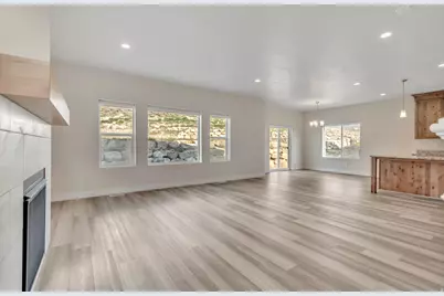 7982 N Bristlecone Rd, Eagle Mountain, UT 84005 - Photo 9