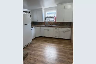 292 N 100 W, Tooele, UT 84074 - Photo 5