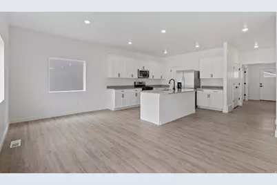 7181 Switchback Way N, Eagle Mountain, UT 84005 - Photo 9